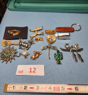 z12- pin & brooch collection