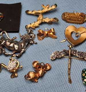 z12- pin & brooch collection - Image 3