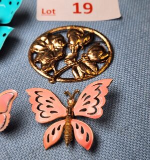 z19- vintage pins & brooches - Image 3