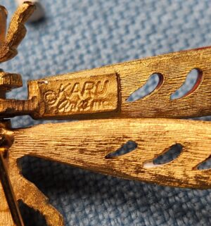 z19- vintage pins & brooches - Image 4