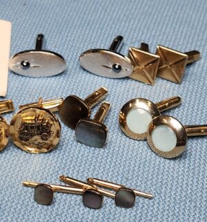 z45- Vintage Cuff Links. Tie pins - Image 3