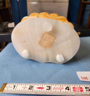 z48- vintage onyx shell-shaped trinket box - Image 3