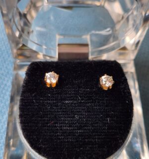 z59- Cubic Zirconia Earrings by Jojak