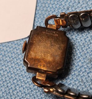 z64- Antique Bulova 14k gold filled watch. 17 Jewels - Image 3