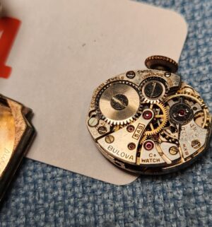 z64- Antique Bulova 14k gold filled watch. 17 Jewels - Image 5