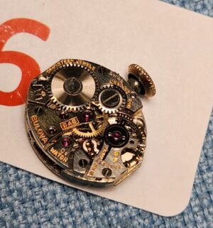 z66- Antique Bulova 10k gold filled watch 17 jewels - Image 5
