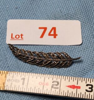 z74- vintage sterling silver marcasite feather brooch