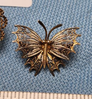 z87- 1940s vintage Italian gold-plated .800 silver filigree butterfly brooch set - Image 3