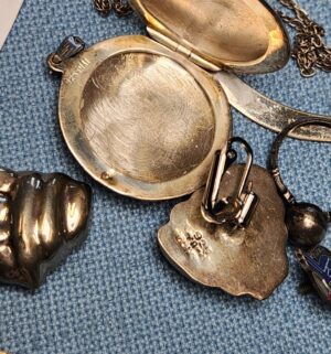 z92- Scrap Sterling Silver jewelry, pins - Image 3