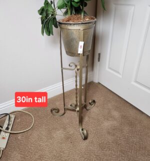 a66- ornate plant stand