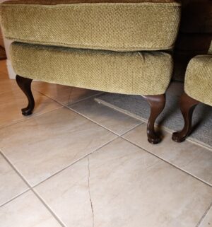 a88- Matching Chair Set. Excellent Condition - Image 4