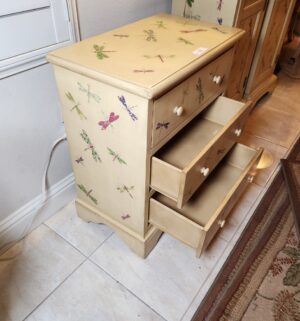 a92- 3 Drawer dresser w/ butterfly decals - Image 3