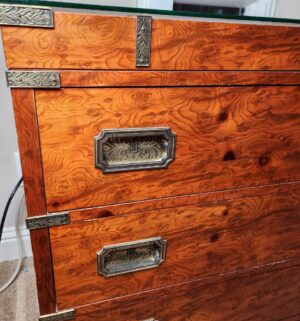 a207- vintage Pulaski Burlwood campaign style chest of drawers. - Image 5