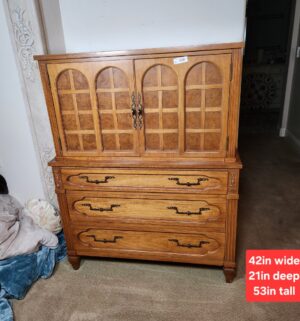 a208- Mid Century French Provincial style Dresser Chest.