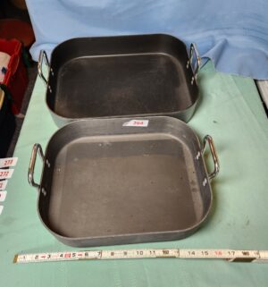 a264- baking trays