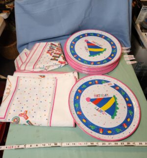 a355- happy birthday table setting set