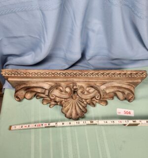 a504- victorian style shelf