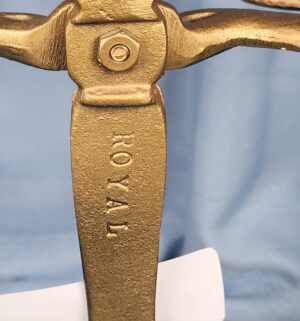 a515- vintage Royal cast metal holder - Image 3