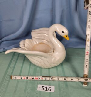 a516- vintage atlantic Pottery swan planter