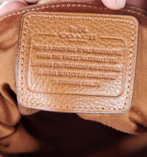 a521- Coach leather hand bag - Image 4