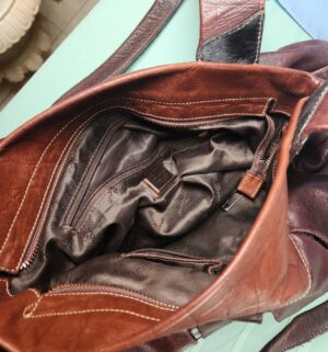 a522- Cromia italian leather hand bag - Image 4