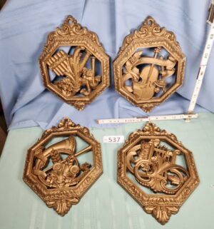 a537- Homco musical wall plaques