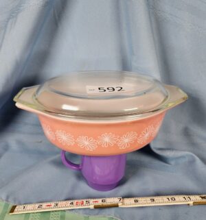 a592- Pyrex Pink Daisy oval casserole dish