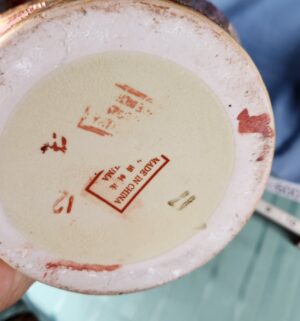 a600- hand-painted Satsuma-style porcelain vases - Image 5