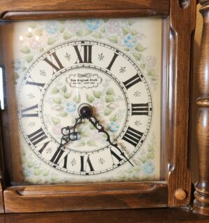 a601- New England Clock Company weight-driven wall clock - Image 4