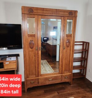 b40- Antique French Oak Wardrobe. Amazing Condition