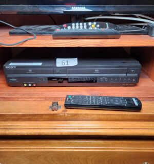 b61- Sony DVD/Cassette Recorder w/ remote