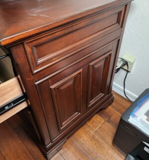 b83- Executive File Cabinet - Image 3