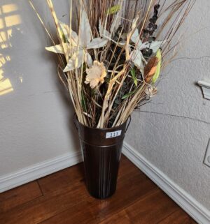 b111- Metal Vase