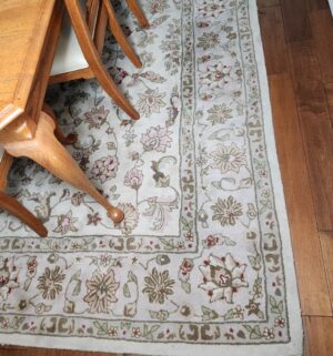 b112- Area Rug 8 x 10ft - Image 3