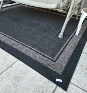 b114- Gertemnian 8x10 outdoor/indoor area rug