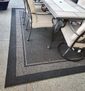 b135- Gertmenian 8x10ft indoor/outdoor area rug - Image 4