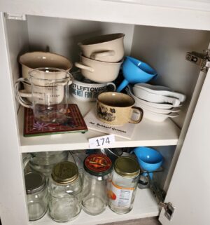 b174- kitchenware in cabinet