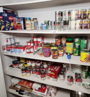b202- Food in pantry, buyer to load & box all contents
