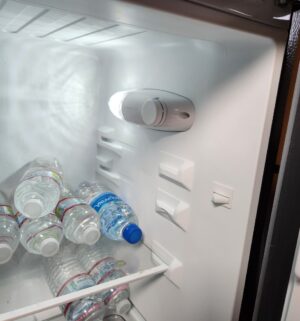b221- Newer Midea Mini Refrigerator - Image 3