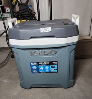 b251- Igloo Maxcold Latitude 62 roller