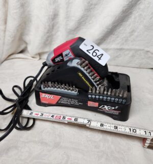 b264- skil drill set