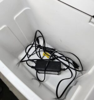 b266- Igloo electric cooler - Image 3