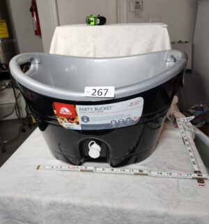 b267- Igloo Party Bucket