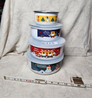 b325- holiday tins