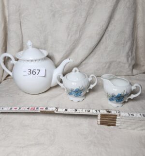 b367- tea pot, cream, sugar