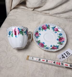 b418- Roslyn tea cup