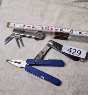 b429- multi tools, camillus knife