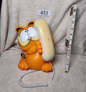 b433- Tyco Garfield telephone