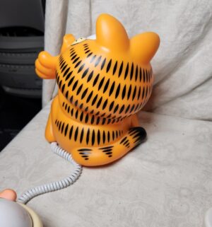 b433- Tyco Garfield telephone - Image 3