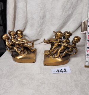 b444- PM Craftsman Tug of War bookends